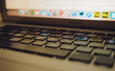 В РФ заблокировали инструкции по купанию кота и сборке атомной бомбы