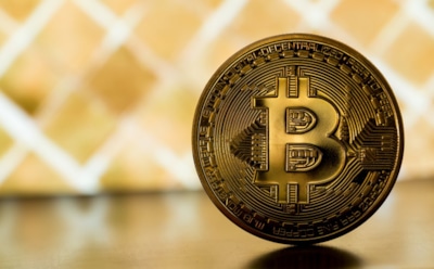 Курс биткоина к рублю превысил психологическую отметку