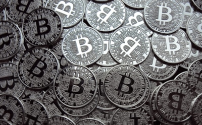 Курс биткоина к доллару поднялся выше $9 тысяч