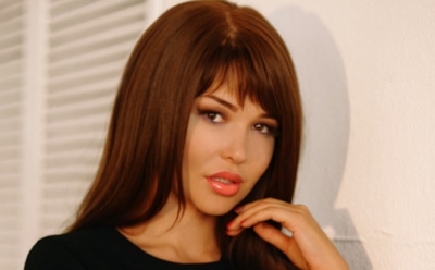 Звезда Playboy Мария Лиман разделась на снегу во Франции