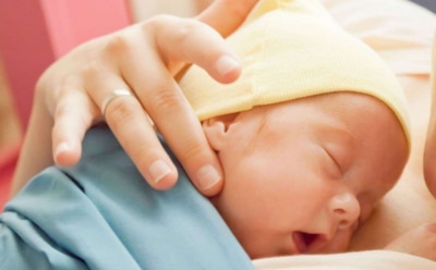 В США женщина-трансгендер впервые покормила ребенка грудью