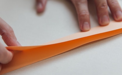 Ученые рассказали о причинах сильной боли от пореза бумагой