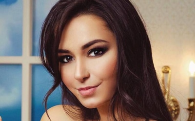 Хельга Лавкейти продемонстрировала внушительный бюст