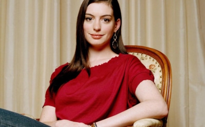 Энн Хэтэуэй снимется в политическом фильме от создателя «Фермы „Мадбаунд“»