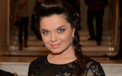 Наташа Королева продемонстрировала стройные ноги в мини-платье