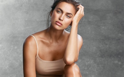 Ирина Шейк показала откровенное фото в образе ковбоя