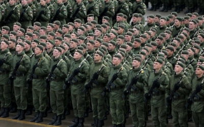 ВЦИОМ: 39% россиян считают 23 февраля праздником военных