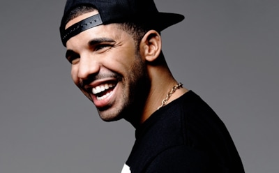 В Сети появился ролик, как Дрейк забирает обратно розданный им миллион