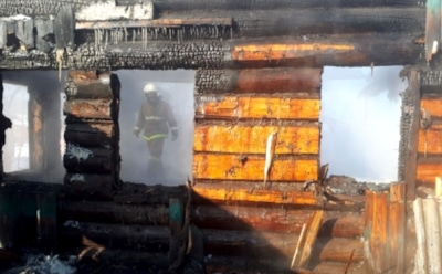 На Урале родители спаслись из пожара, оставив гореть троих детей