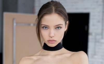 Алеся Кафельникова впечатлила поклонников ягодицами на шпагате