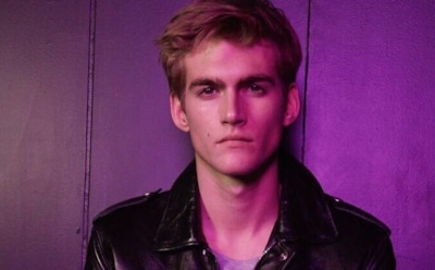 Сын Синди Кроуфорд показал откровенное фото со своей девушкой