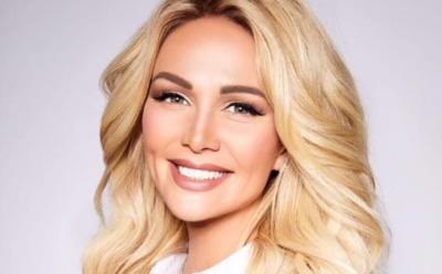 Виктория Лопырева показала стройную фигуру на пляже