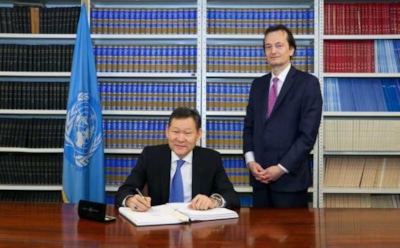 Казахстан запретил ядерное оружие