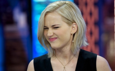 Дженнифер Лоуренс стала мемом после церемонии вручения "Оскара"