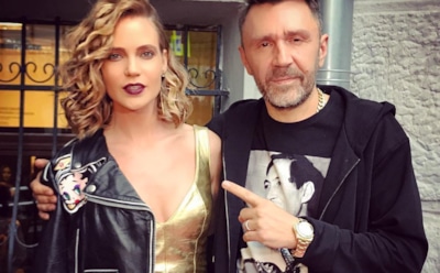 Глюкоза с глубоким декольте прошлась по красной дорожке под руку со Шнуровым