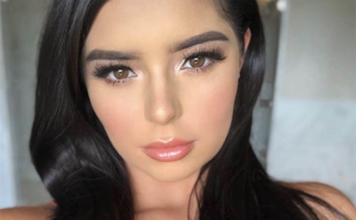 Модель plus-size Деми Роуз удивила поклонников платьем с глубоким декольте