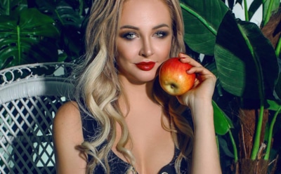 Дарья Пынзарь продемонстрировала красивую фигуру на архивном фото