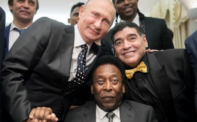 Путин и Марадона пожонглировали мячом в преддверии Чемпионата мира