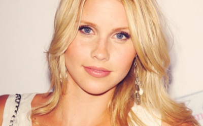 Звезда "Дневников вампира" Клер Холт​ потеряла ребенка