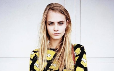 Кара Делевинь взбудоражила эротической фотосессией в ванной