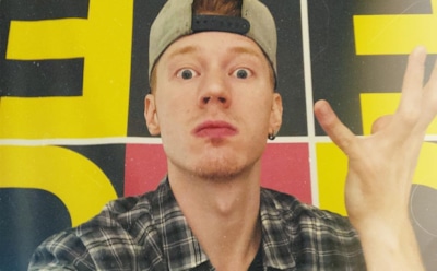 Никита Пресняков со сломанной ногой запустил акробатический челлендж