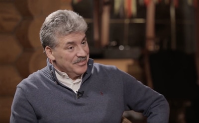 Юрий Дудь подготовил бритву для проигравшего спор Грудинина