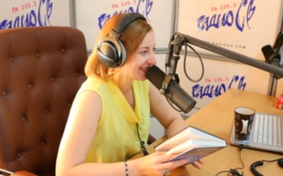 В России радиоведущая обозвала соотечественников в прямом эфире