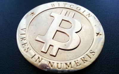 Курс биткоина к доллару пробил отметку в $9 тыс