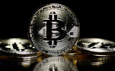 Курс биткоина к доллару находится у отметки $8,5 тыс