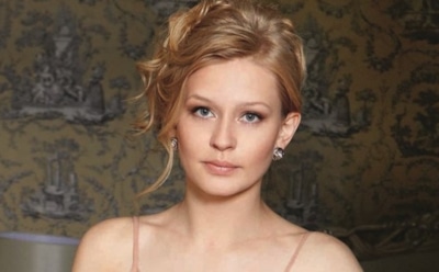 Юлия Пересильд извинилась за срыв спектакля из-за проблем со здоровьем