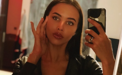 Анастасия Решетова предстала в розовом боди на пляже