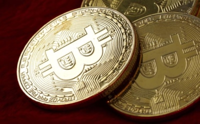 Курс биткоина к доллару падает после сообщений о запрете рекламы криптовалюты