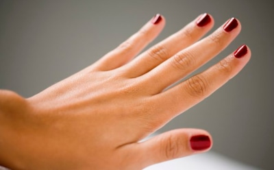 Ученые выяснили, почему хрустят пальцы