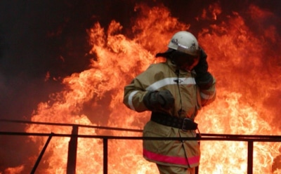 В Ленинградской области вспыхнул склад с серой