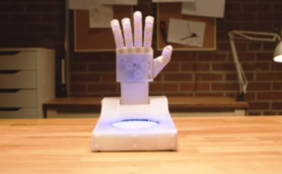 В Google создали руку с интеллектом, которая может играть в «камень-ножницы-бумага»