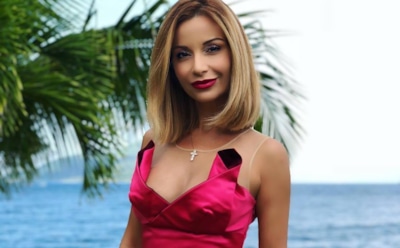 Ведущая «Дома-2» Орлова показала соблазнительную фигуру в бассейне