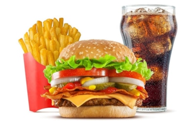 Ученые: люди переплачивают за вредную еду