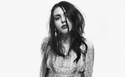 Дочь Кобейна записала дебютную песню спустя 24 года после смерти отца