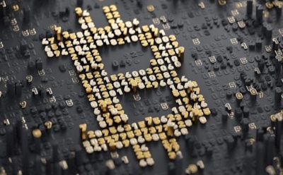 Курс биткоина к доллару медленно растет