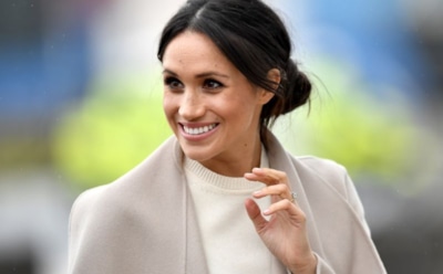 В Сети продают тарелки с фото Меган Маркл и Эда Ширана