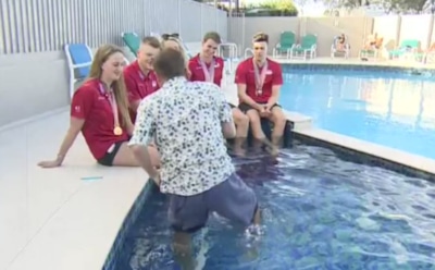 Журналист ВВС рухнул в бассейн в прямом эфире