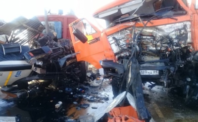 Более 14 человек пострадали при столкновении автобуса и грузовика на Ямале