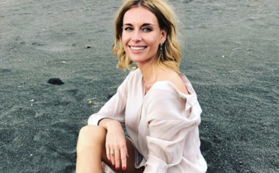 40-летняя Любовь Толкалина показала красивые ноги на отдыхе в Италии