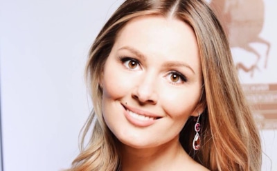 Звезда «Универа» Мария Кожевникова показала соблазнительное декольте