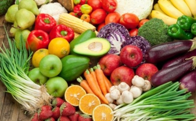 Эксперты: апрельские овощи и фрукты бесполезны и даже опасны