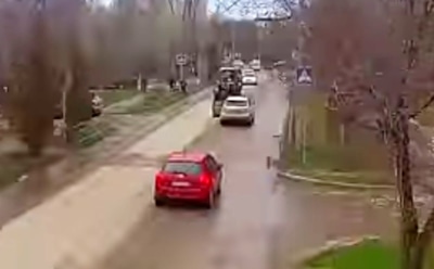 В Волжском тракторист протаранил толпу детей на "зебре"