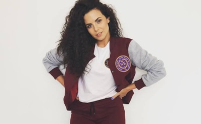 Настя Каменских показала аппетитную фигуру в мокрой рубашке