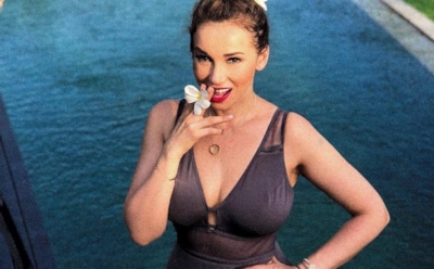 «Ушла в расфокус»: Чехова выложила фото в нижнем белье и пеньюаре