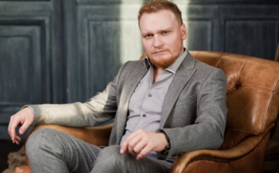 Иллюзионист Сергей Сафронов тайно женился на беременной ассистентке