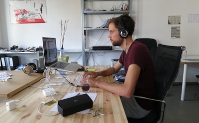 Ученые рассказали о лучшей музыке для эффективной работы